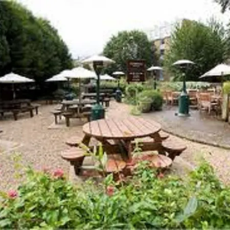 Szálloda Channings By Greene King