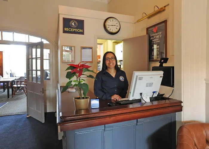 فندق Channings By Greene King 3*